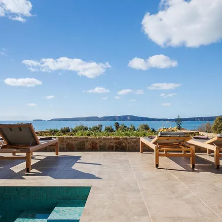 Holiday home Hills - Luxury With Private Pool, Garden & Seaview *