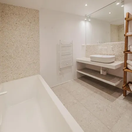 Hills - Luxury With Private Pool, Garden & Seaview *