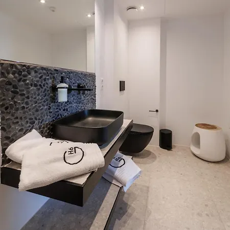 Holiday home Hills - Luxury With Private Pool, Garden & Seaview