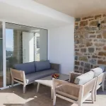 Hills - Luxury With Private Pool, Garden & Seaview