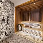 Nyaraló Hills - Luxury With Private Pool, Garden & Seaview *