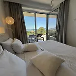 Hills - Luxury With Private Pool, Garden & Seaview Ferienhaus