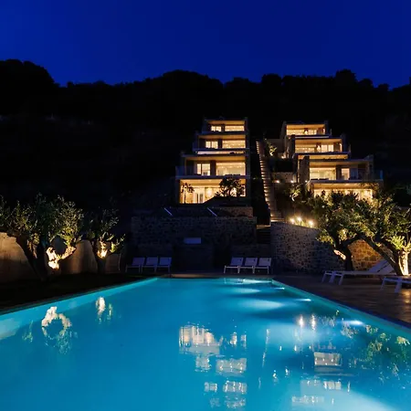 Hébergement de vacances Hills - Luxury With Private Pool, Garden & Seaview *