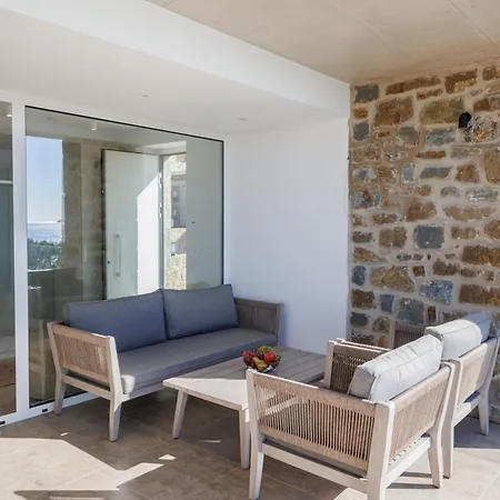 Hills - Luxury With Private Pool, Garden & Seaview