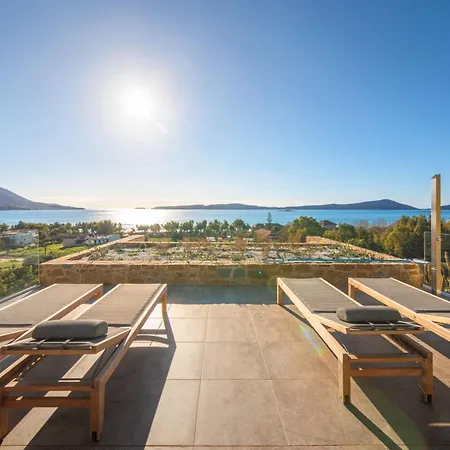 Hills - Luxury With Private Pool, Garden & Seaview *