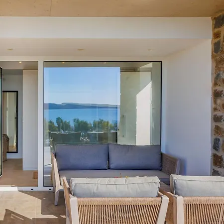 Tatil Evi Hills - Luxury With Private Pool, Garden & Seaview