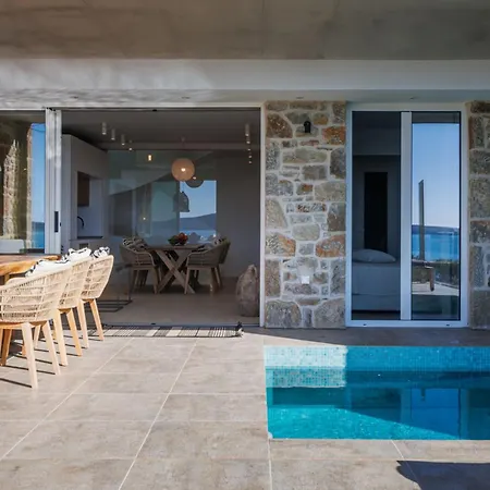 Hébergement de vacances Hills - Luxury With Private Pool, Garden & Seaview *