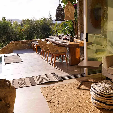 Hills - Luxury With Private Pool, Garden & Seaview