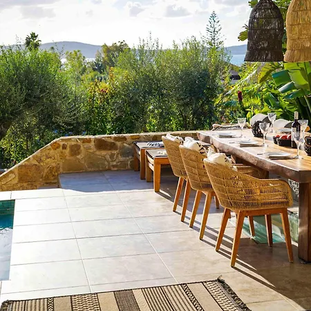 Hills - Luxury With Private Pool, Garden & Seaview *