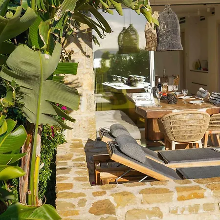 Hills - Luxury With Private Pool, Garden & Seaview *