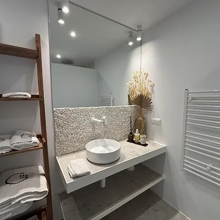 Nyaraló Hills - Luxury With Private Pool, Sauna, Garden & Seaview Jálova