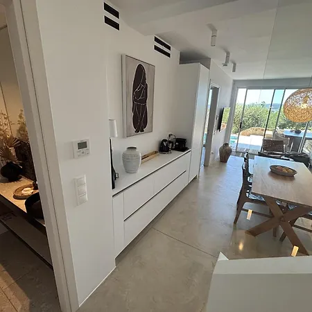 Hills - Luxury With Private Pool, Sauna, Garden & Seaview *