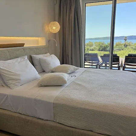Hills - Luxury With Private Pool, Sauna, Garden & Seaview Nyaraló *