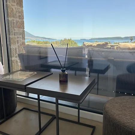 Nyaraló Hills - Luxury With Private Pool, Sauna, Garden & Seaview *