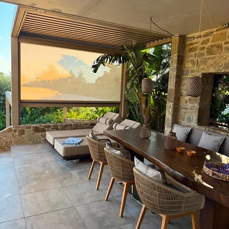 Hills - Luxury With Private Pool, Sauna, Garden & Seaview Casa vacanze Gialova