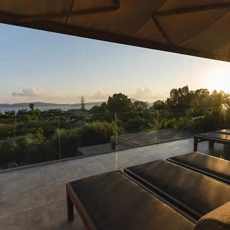 Nyaraló Hills - Luxury With Private Pool, Sauna, Garden & Seaview *