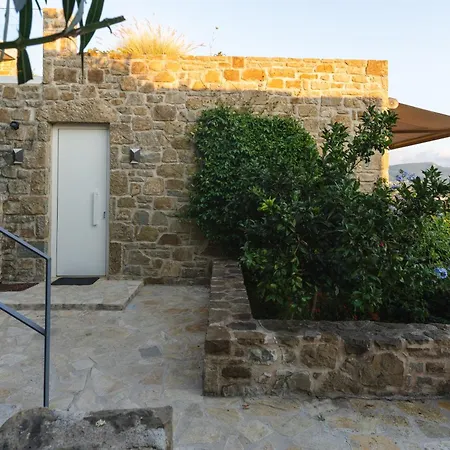 Hills - Luxury With Private Pool, Sauna, Garden & Seaview Nyaraló *