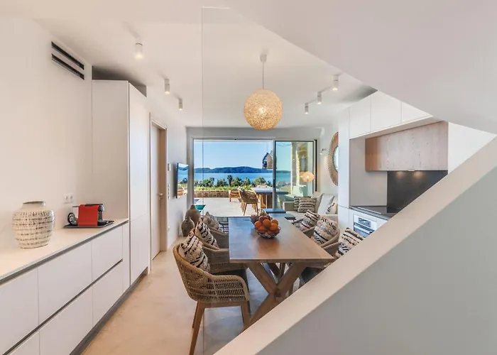 Hills - Luxury With Private Pool, Garden & Seaview Tatil Evi