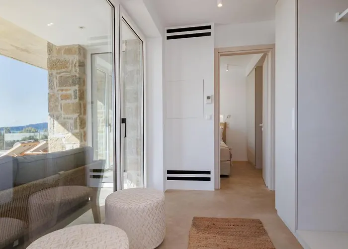 Tatil Evi Hills - Luxury With Private Pool, Garden & Seaview Gialova