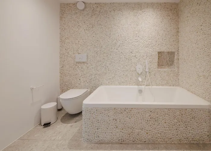 Hills - Luxury With Private Pool, Garden & Seaview