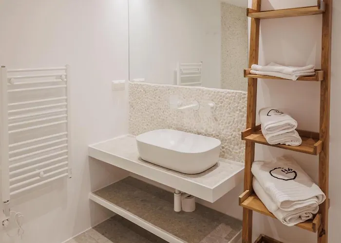 Tatil Evi Hills - Luxury With Private Pool, Garden & Seaview Gialova