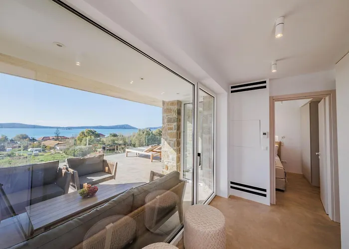 Hills - Luxury With Private Pool, Garden & Seaview Tatil Evi