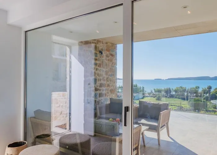 Vakantiehuis Hills - Luxury With Private Pool, Garden & Seaview