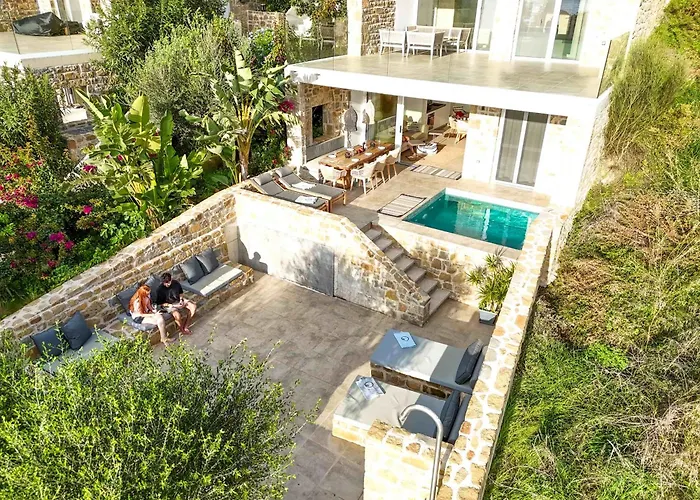 Hills - Luxury With Private Pool, Garden & Seaview Vakantiehuis
