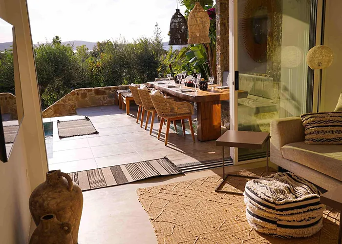 Hills - Luxury With Private Pool, Garden & Seaview